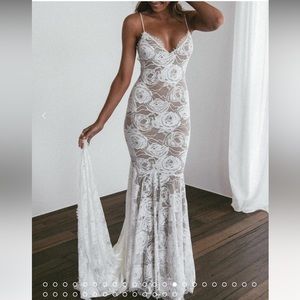 Grace Loves Lace NIB Wedding Dress never worn or taken out of box. CLO D…